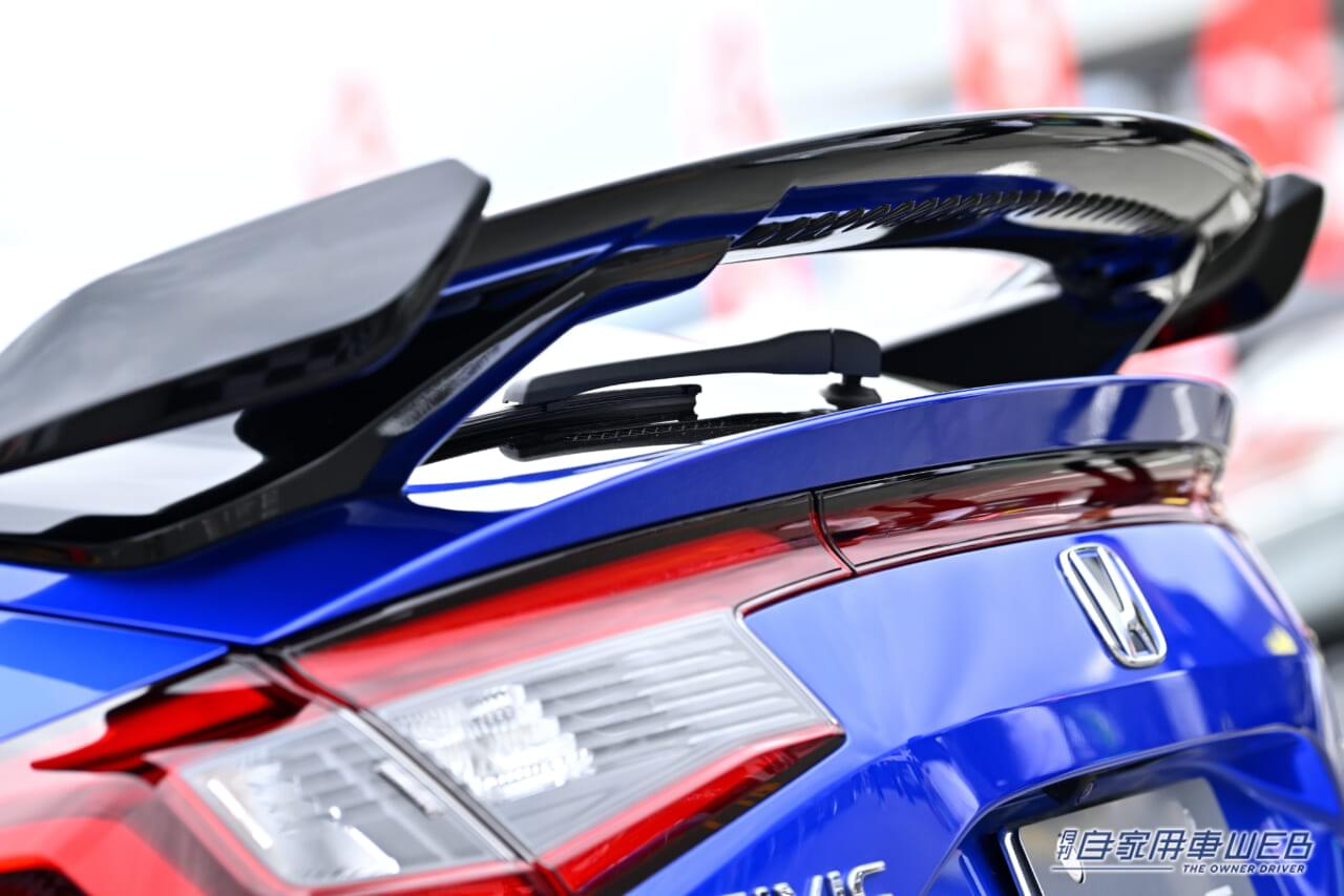 |ホンダアクセス、シビック(FL1/FL4)の試作テールゲートスポイラーを初お披露目