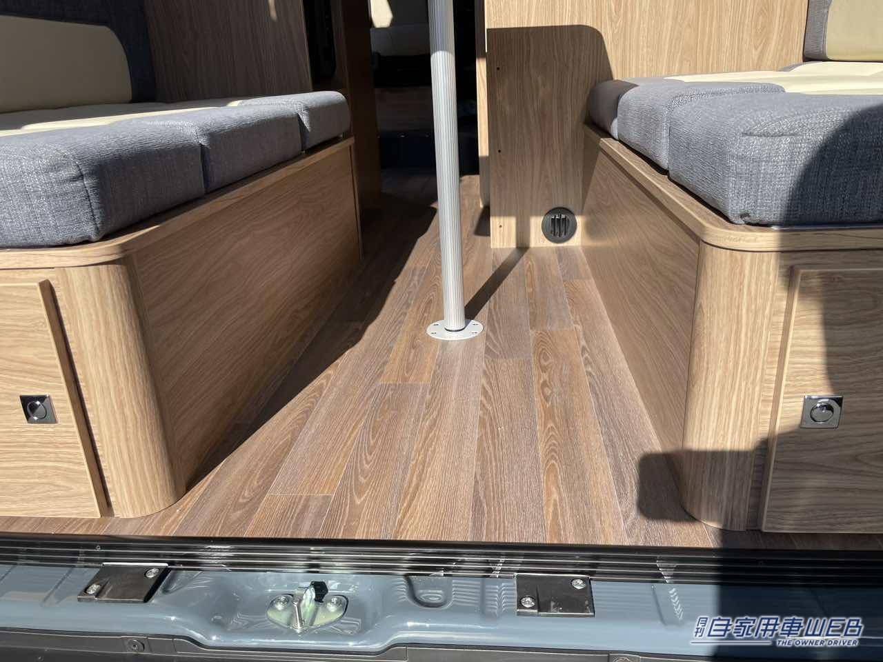 |「回転シート良いよね」快適すぎて、もはや家。家庭用エアコン・キッチン・電動ベッド付き。住みたくなるキャンピングカー。