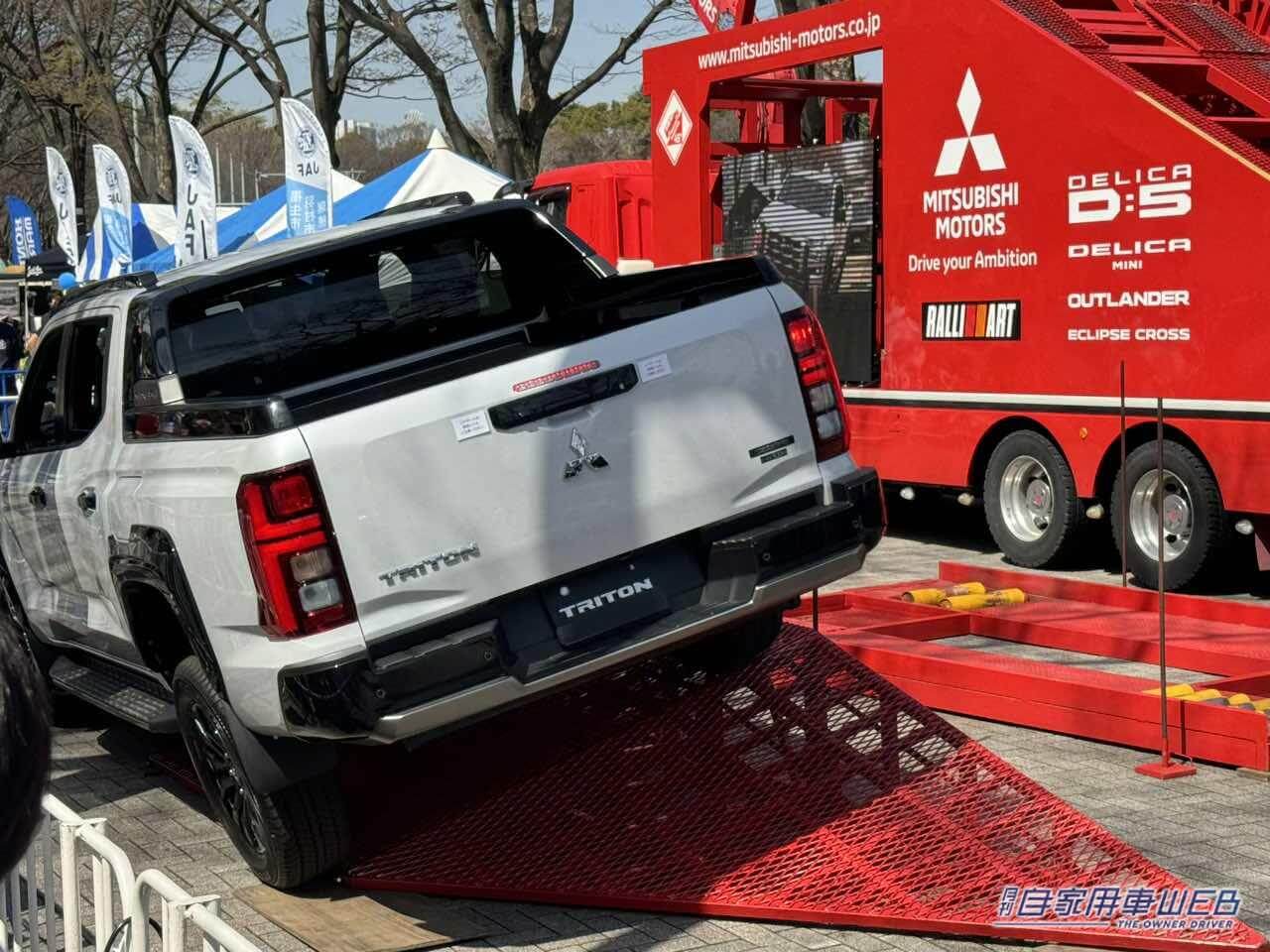 |新型トライトンもこんな体勢に! 大注目だった三菱ブース【アウトドアデイジャパン東京】