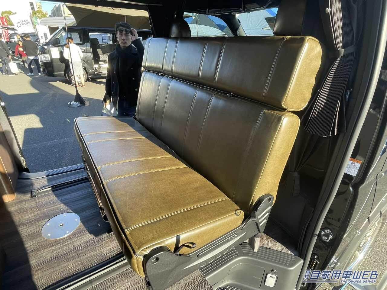 |THE大人の隠れ家的な渋い車内空間が魅力的! トヨタ ハイエースがベースのキャンパー