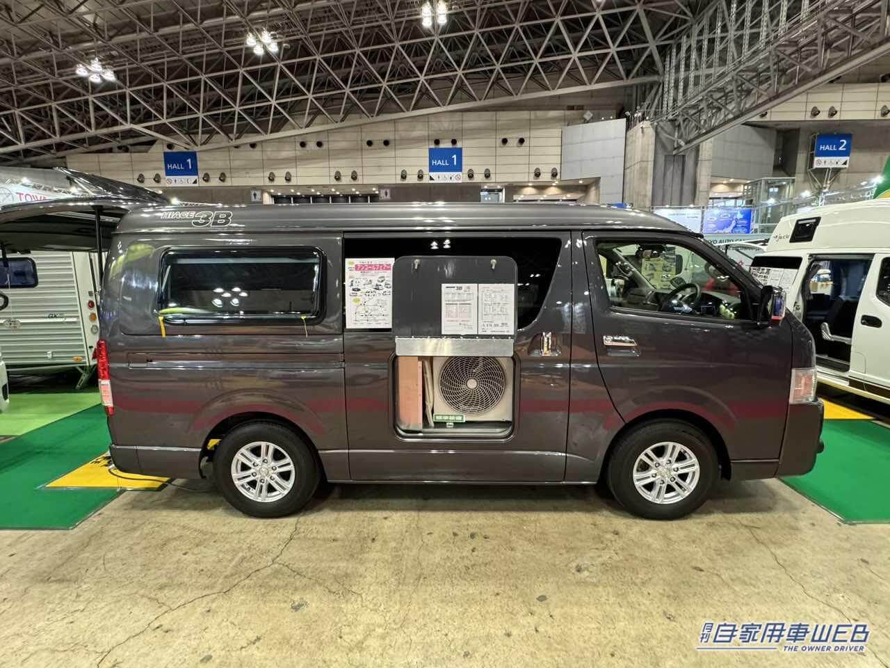 |ロングシートは二段ベッドにもなる! 大人数で楽しめるトヨタ ハイエースがベースのキャンパー