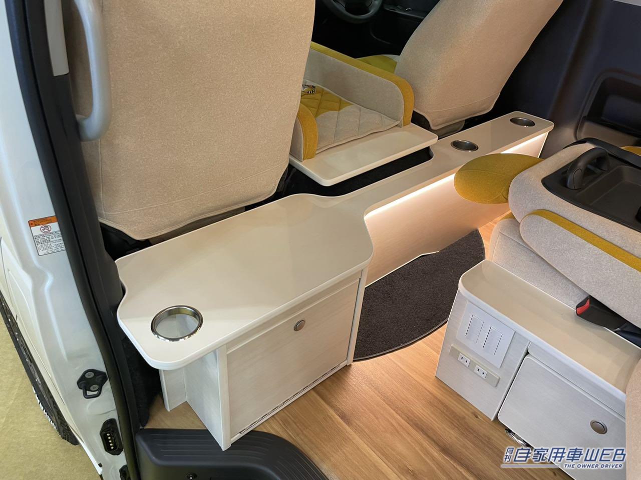 |車の中はまるで子供部屋!? ポップなカラーとフラットスペースが個性的なトヨタ ハイエースがベースのキャンパー