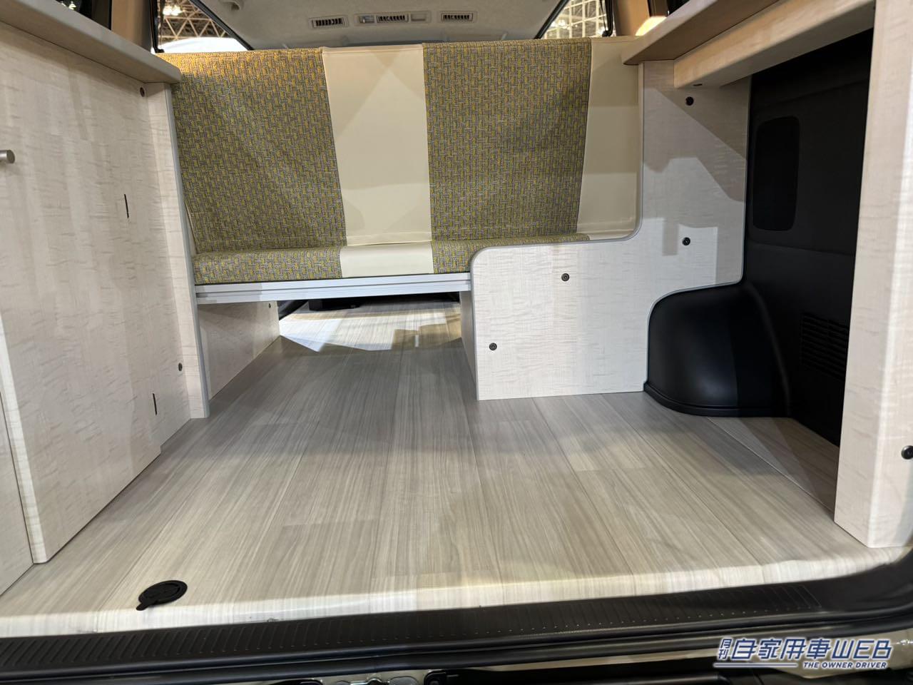 |アースカラーのボディとインテリアがおしゃれなトヨタ ハイエースがベースのキャンパー