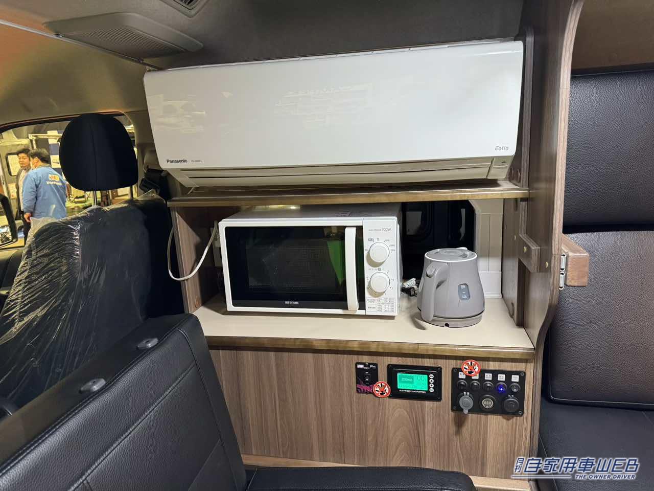 |ロングシートは二段ベッドにもなる! 大人数で楽しめるトヨタ ハイエースがベースのキャンパー