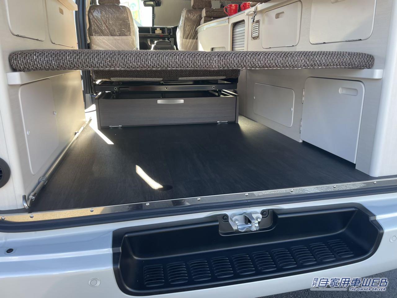 |フラットスペースを最大限に活用したトヨタ ハイエースがベースのキャンパー