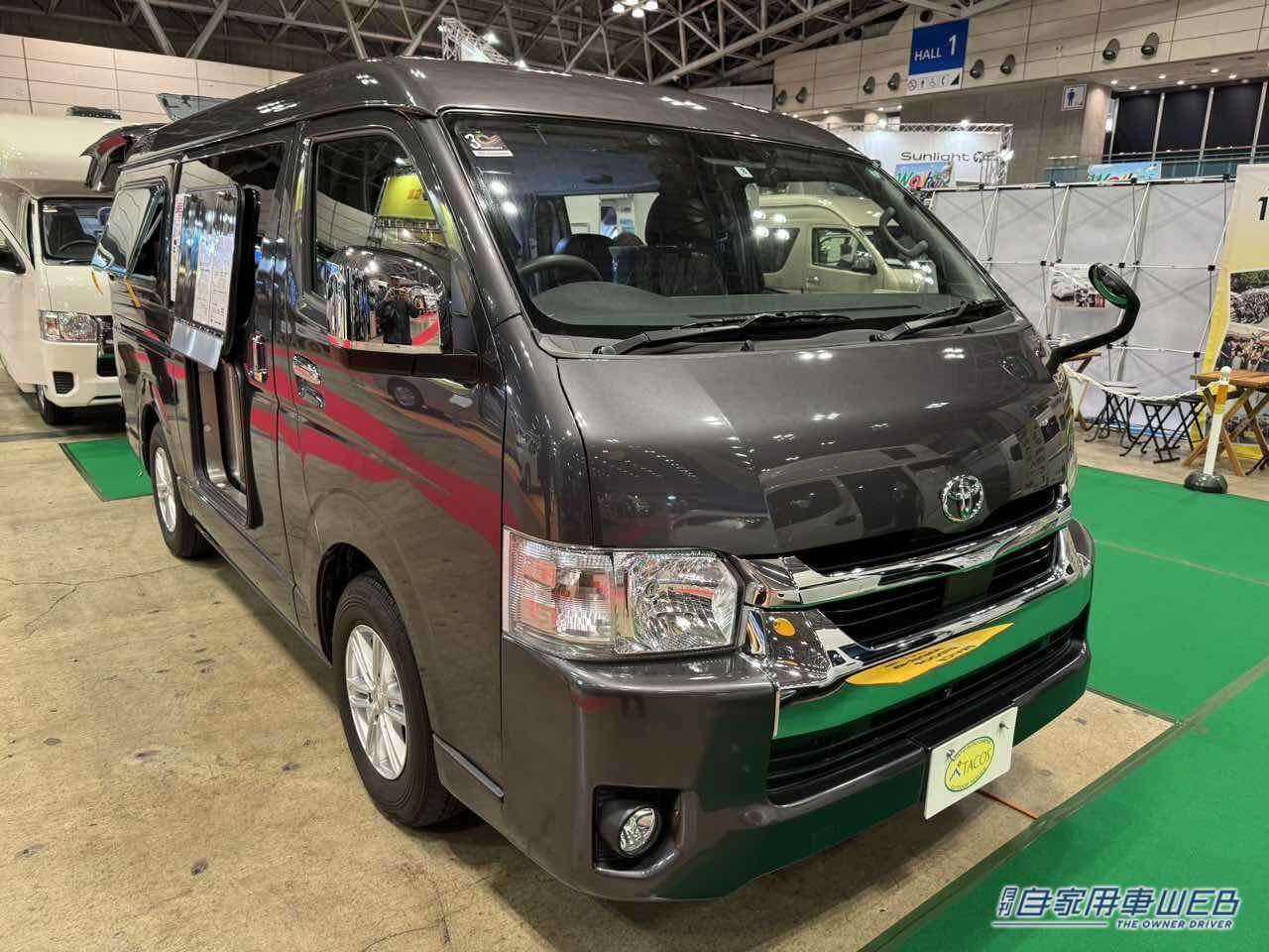 |ロングシートは二段ベッドにもなる! 大人数で楽しめるトヨタ ハイエースがベースのキャンパー