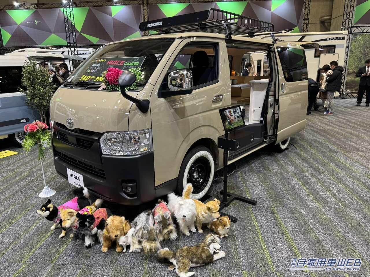 |アースカラーのボディとインテリアがおしゃれなトヨタ ハイエースがベースのキャンパー