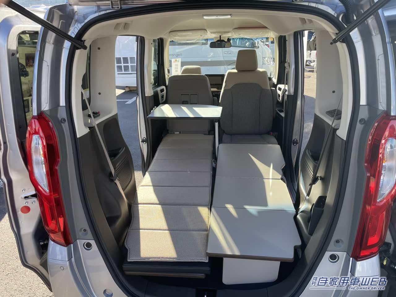 |コンパクトでも4人寝られる! ポップアップルーフも最長188センチに! ホンダ N-BOXがベースの軽キャンパー