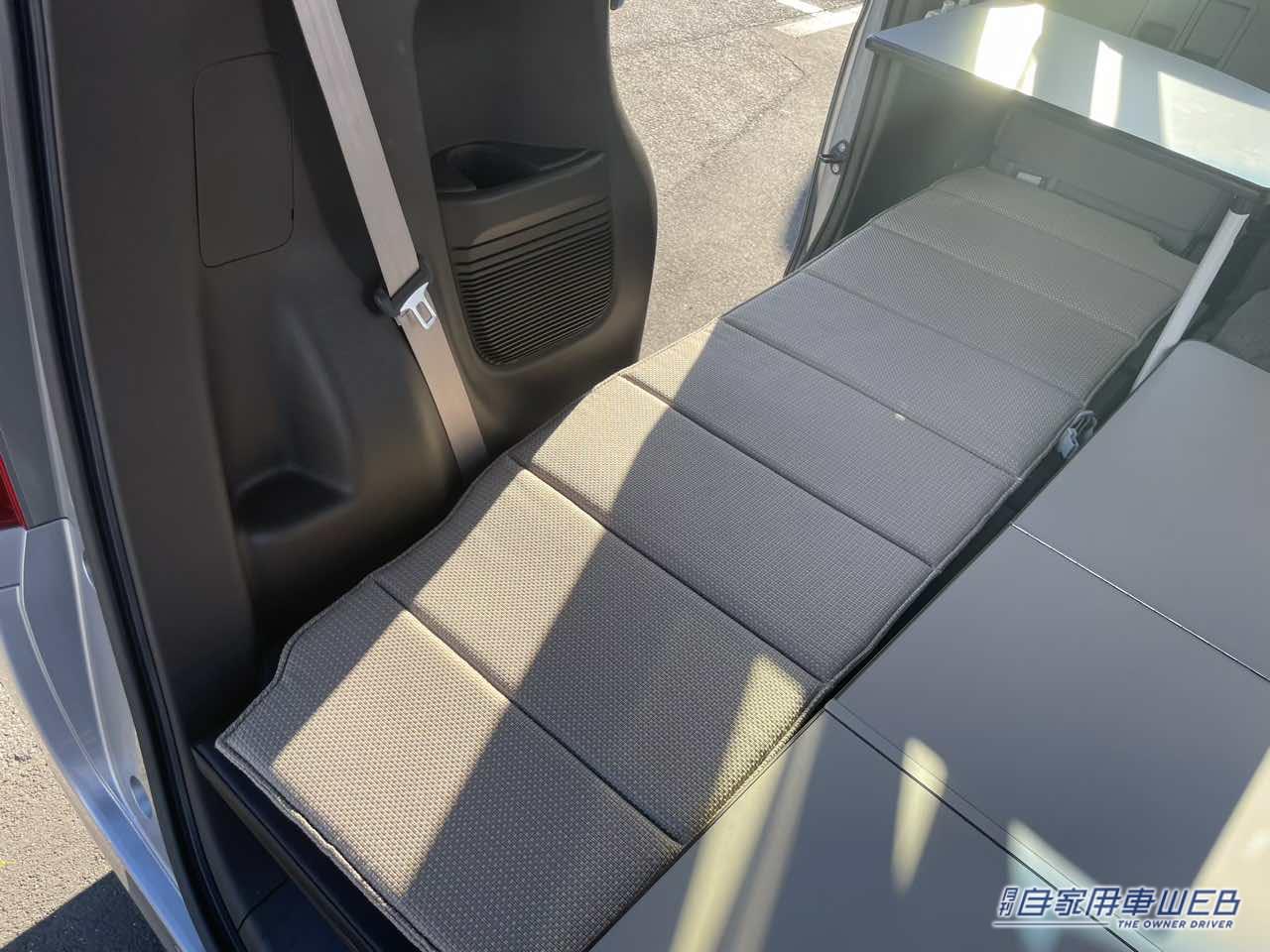 |コンパクトでも4人寝られる! ポップアップルーフも最長188センチに! ホンダ N-BOXがベースの軽キャンパー