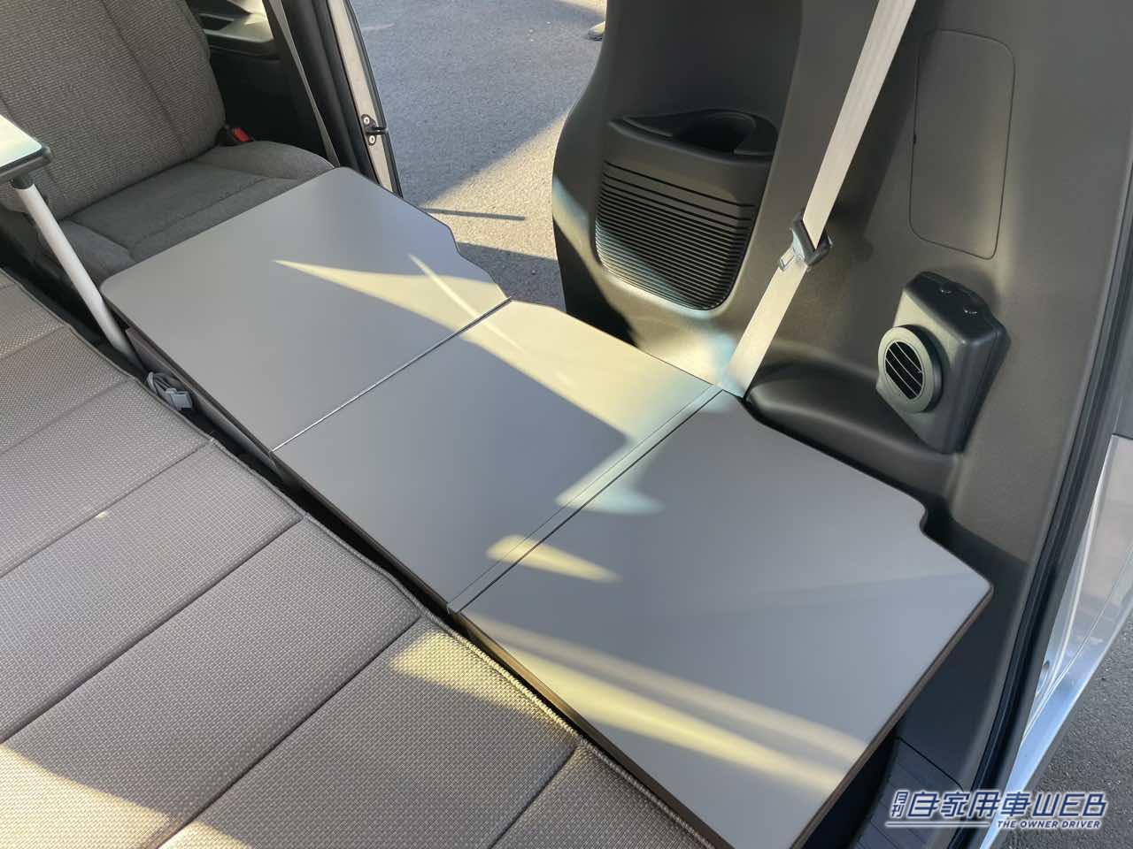 |コンパクトでも4人寝られる! ポップアップルーフも最長188センチに! ホンダ N-BOXがベースの軽キャンパー