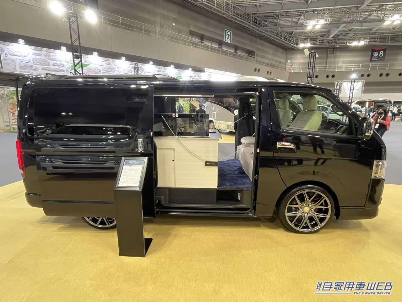 |広い常設ベッドがモダンなホテルのよう! トヨタ ハイエースがベースのキャンパー