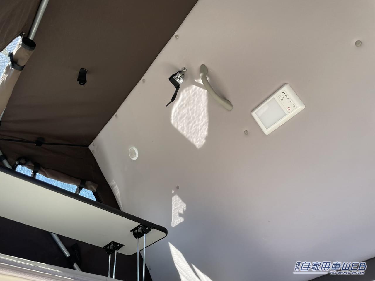 |「おいおい嘘だろ…」「軽自動車だよね?」4人が寝られる、しかも横になって。広すぎてズルい軽キャンパー。