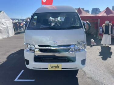二段になったフラットスペースが便利で快適! トヨタ ハイエースがベースのキャンパー