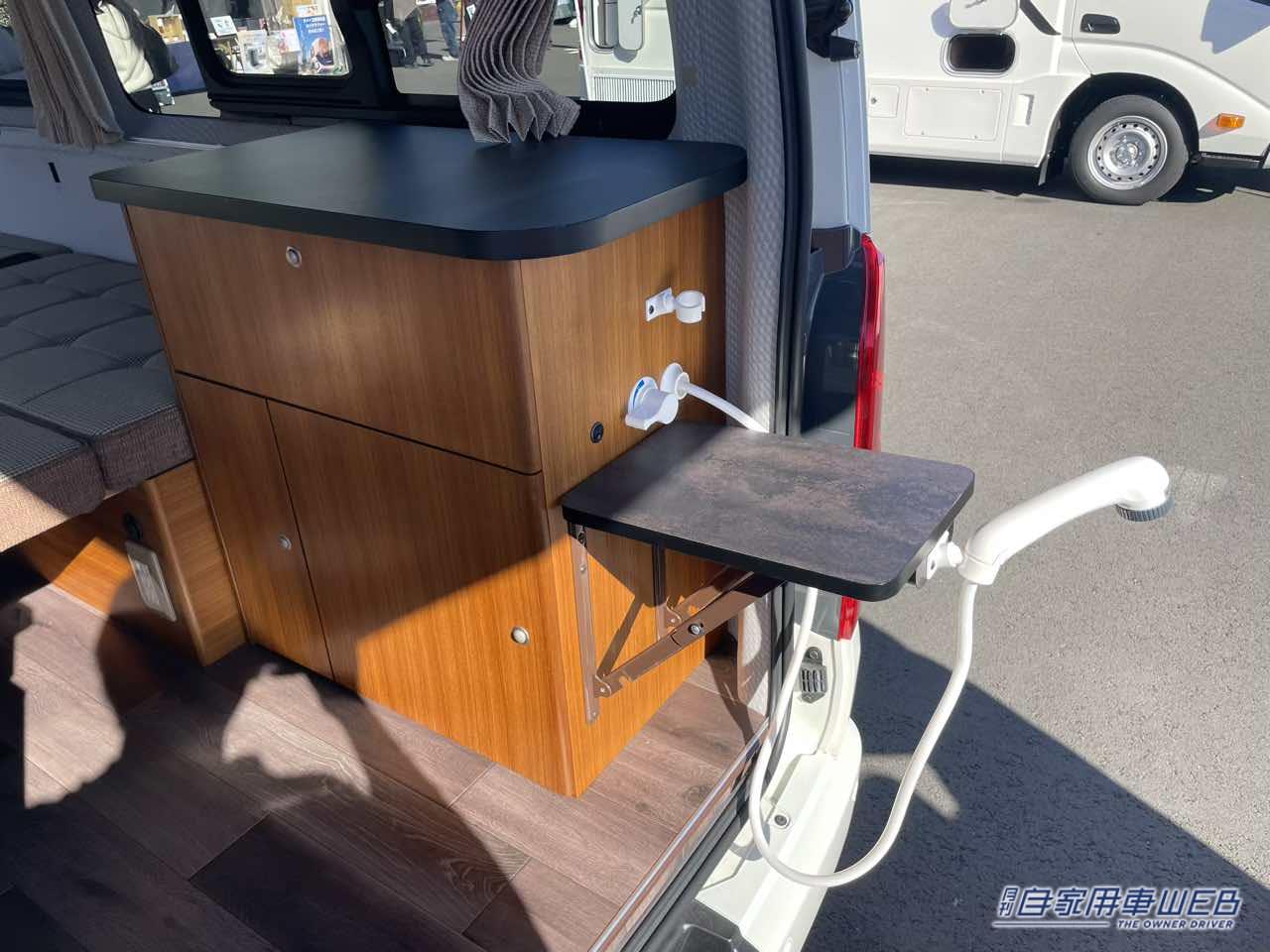 |二段になったフラットスペースが便利で快適! トヨタ ハイエースがベースのキャンパー