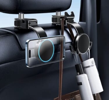 便利すぎる神アイテム! スマホホルダーとシートフックが合体した「マグネット付きシートフック」でスマホも荷物も掛け放題