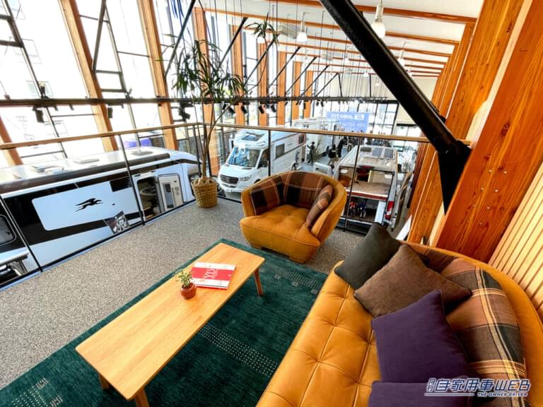ユーロトイ相模原のオーナー席|日本初上陸の高級モーターホームも! トイファクトリーが輸入キャンピングカー専門店「ユーロトイ相模原」をオープン