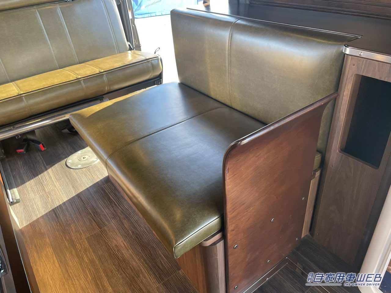 |THE大人の隠れ家的な渋い車内空間が魅力的! トヨタ ハイエースがベースのキャンパー