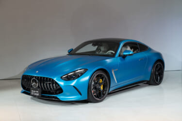 メルセデス・ベンツ、4.0リッターV型8気筒ツインターボエンジンを搭載する「メルセデス AMG GT クーペ」を発表
