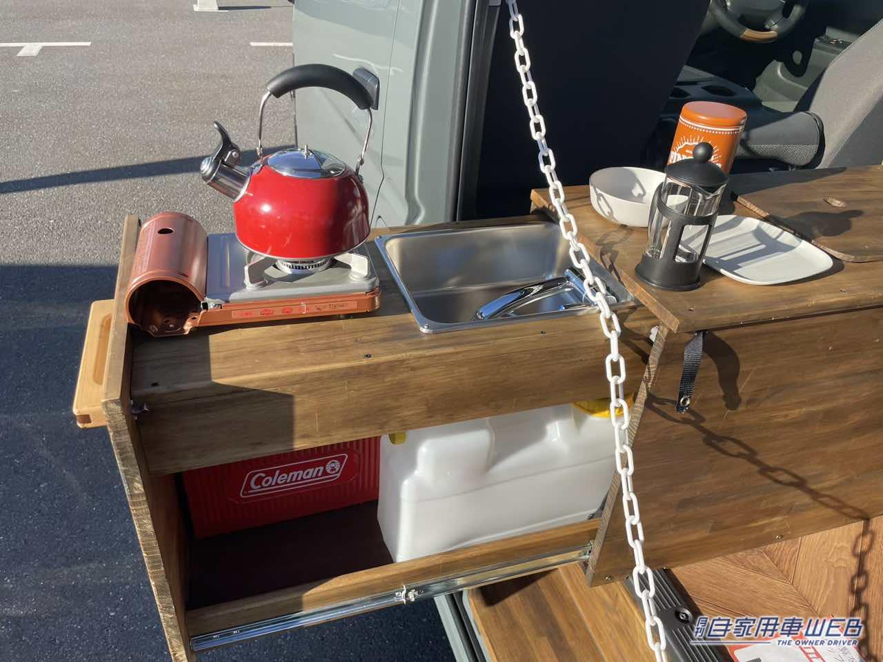 |広い! 便利! しかも雰囲気抜群! 天井まで木材が貼られたトヨタ ハイエースがベースのキャンパー