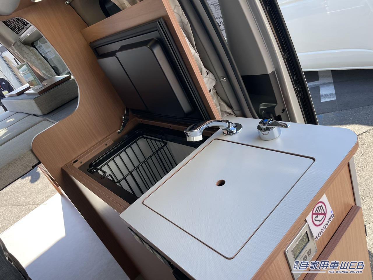 |広々車内でバッチリ収納! レイアウト変更なしでも快適なトヨタ ハイエースがベースのキャンパー