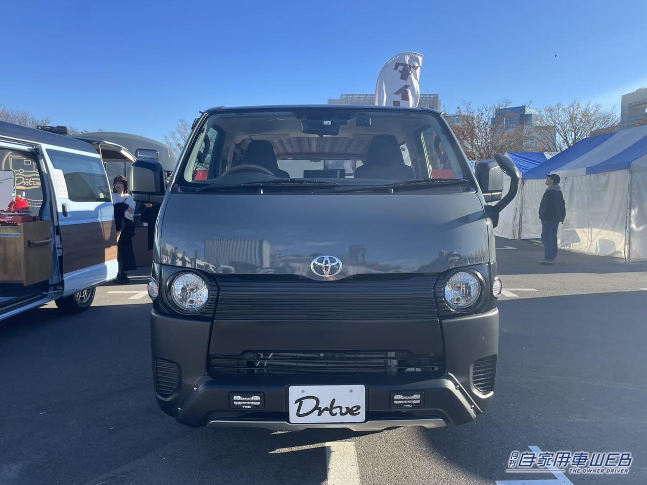 |広い! 便利! しかも雰囲気抜群! 天井まで木材が貼られたトヨタ ハイエースがベースのキャンパー