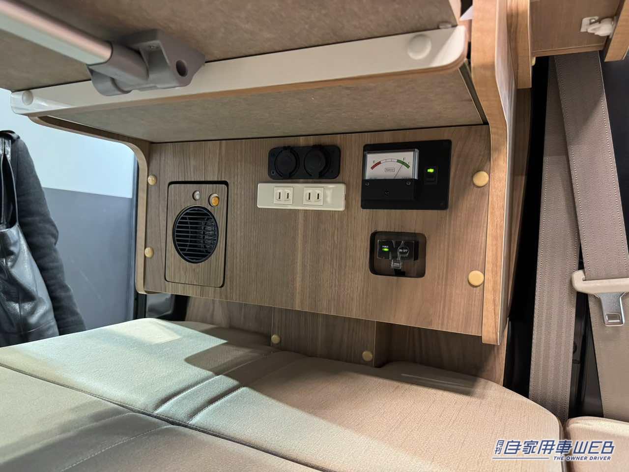 |車内でも車外でも使えるテーブルが便利! フラットシートも広いスズキ エブリイがベースの軽キャンパー