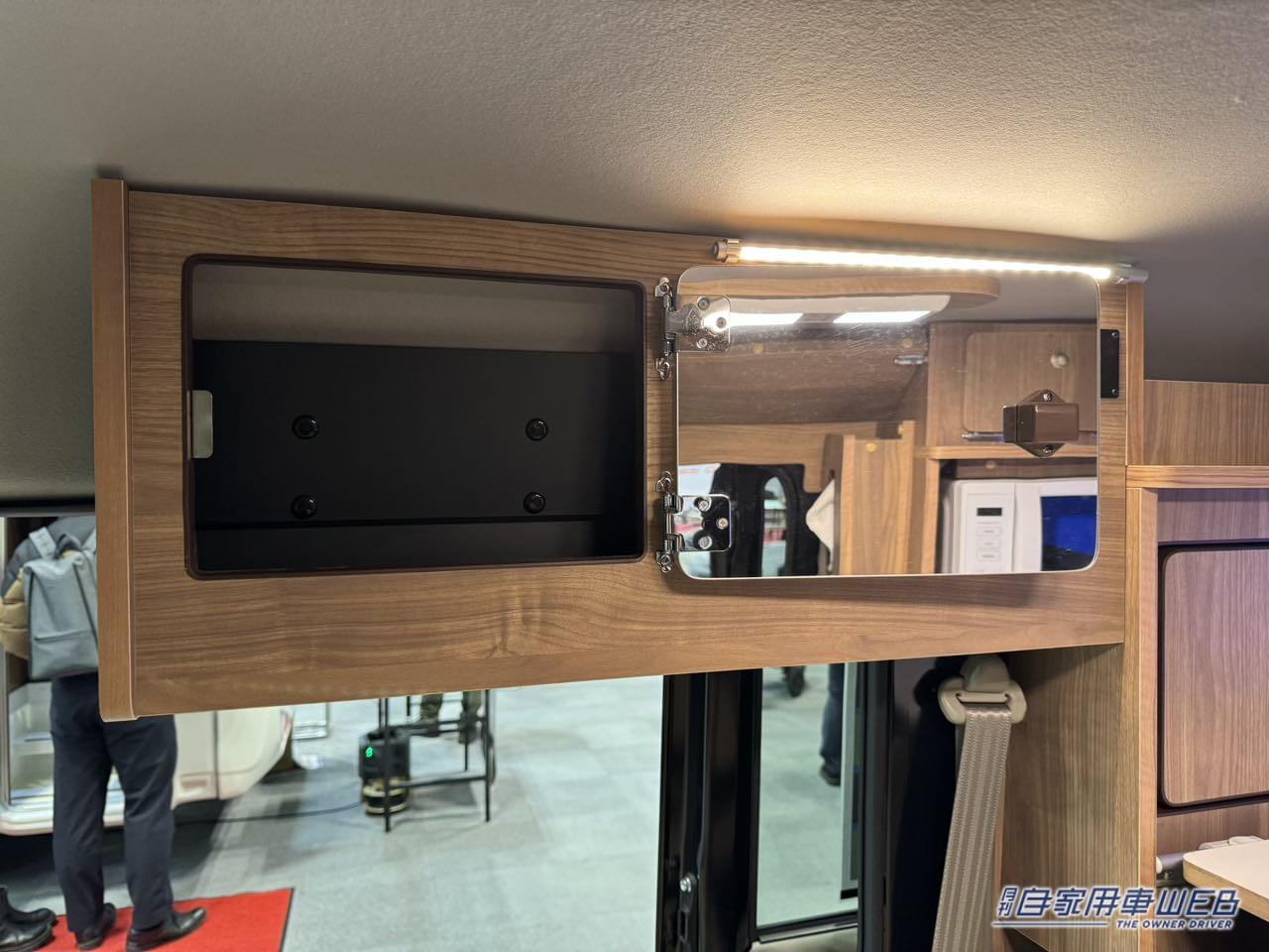 |車内でも車外でも使えるテーブルが便利! フラットシートも広いスズキ エブリイがベースの軽キャンパー