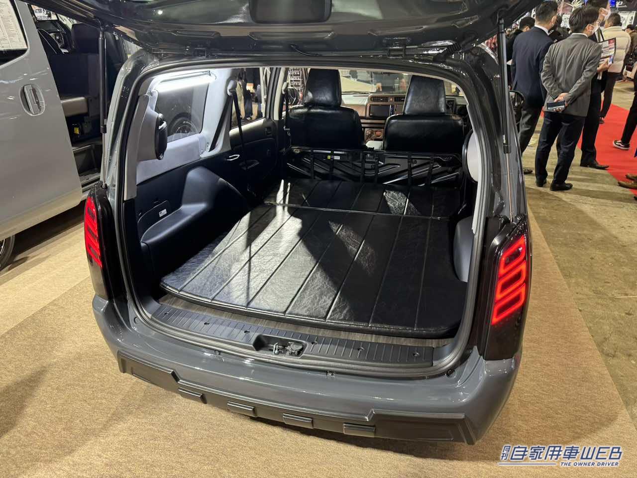 |これは街乗りでも最高にカッコいい! フラットスペースが使いやすいトヨタ プロボックスがベースのキャンパー