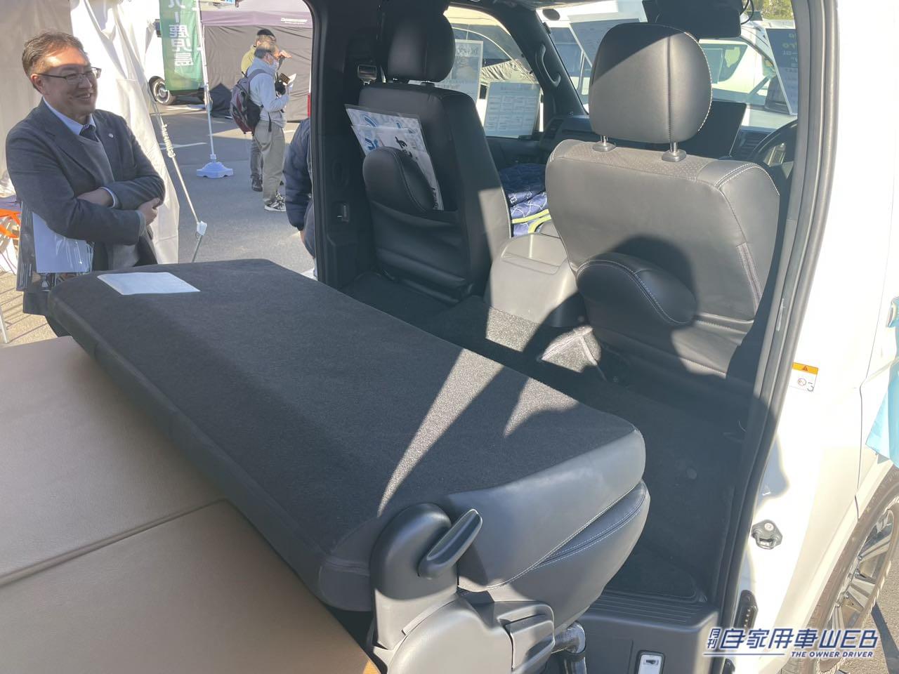 |「まさに住める車だ、これ…」まるでワンルームのように全て揃った車内は文句ナシ!ハイエースがベースのキャンピングカー。
