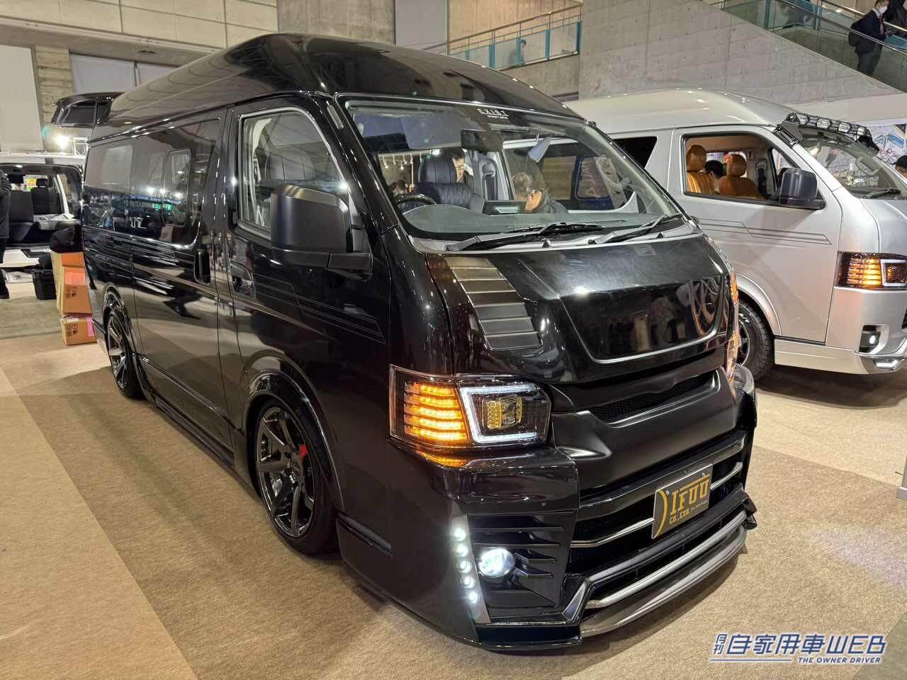 |ダブルのフラットシートが便利で快適! トヨタ ハイエースがベースのキャンパー