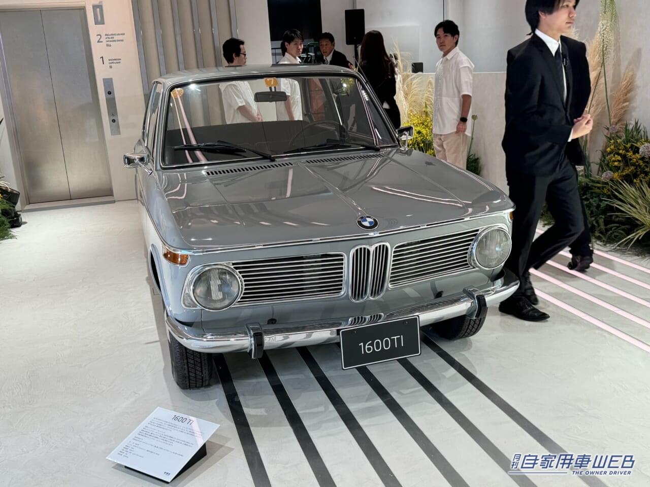 |BMW、麻布台ヒルズにブランドストア「FREUDE by BMW」をオープン