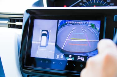 クルマのバックモニターが義務化されたって知ってた? 非装着車にも後付けが必要?