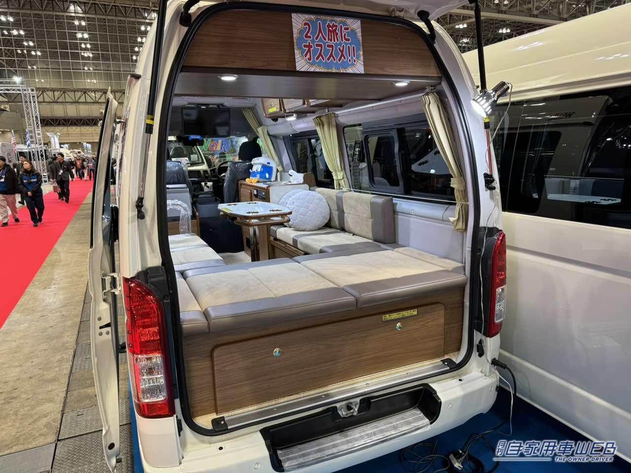 |このボックスシートは広すぎる! フルフラットへの変更も簡単なトヨタ ハイエースがベースのキャンパー