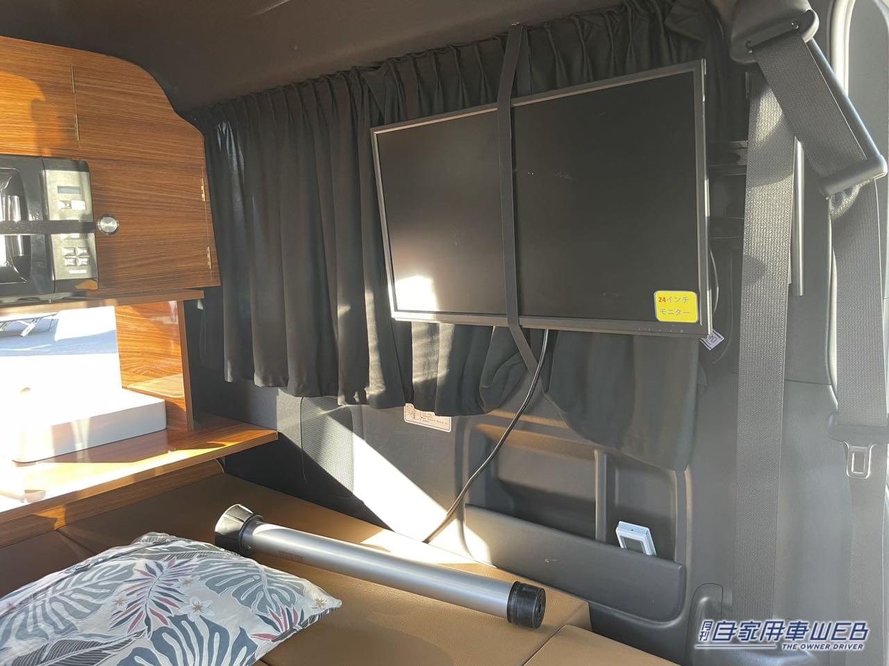 |「まさに住める車だ、これ…」まるでワンルームのように全て揃った車内は文句ナシ!ハイエースがベースのキャンピングカー。