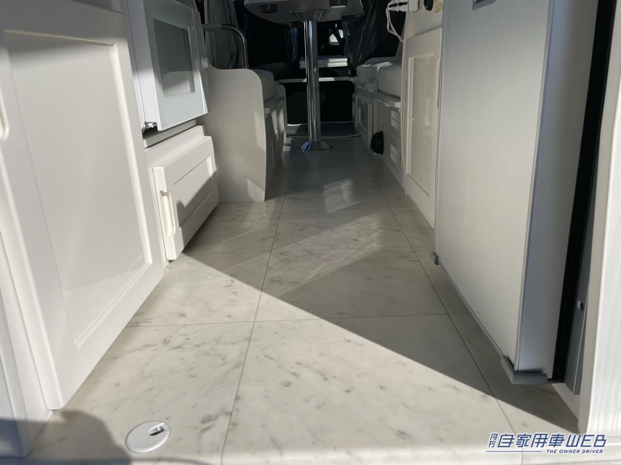 |しっかり機能でもシンプルで使いやすい! トヨタ ハイエースがベースのキャンパー