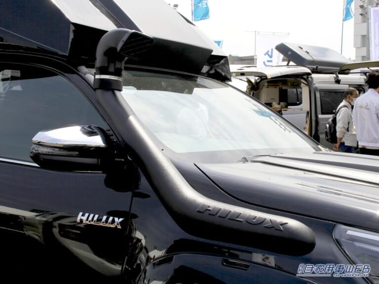 BR75-Bのシュノーケル|ハイラックス ベースのド迫力キャンピングカー! 冒険心がくすぐられる男前SUVキャンパー「BR75-B」