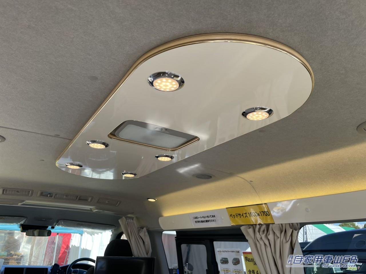 |メインスペースは大きなボックスシート! フルフラットへの切り替えも簡単なトヨタ ハイエースがベースのキャンパー