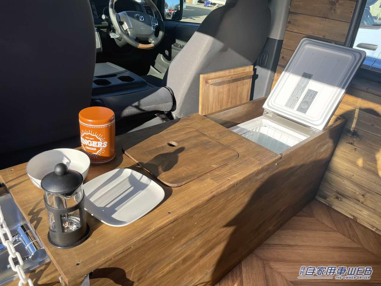 |広い! 便利! しかも雰囲気抜群! 天井まで木材が貼られたトヨタ ハイエースがベースのキャンパー