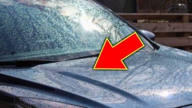 「雨は天然の洗車だろ…」はい、それダメ。梅雨こそ洗車するべき理由。