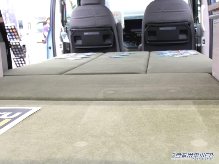 フラットモードにしたラクネルステップワゴンのインテリア|ステップワゴンを手軽にアウトドア仕様に!  ホンダ正規ディーラーが手がけるキャンパー仕様“ラクネルステップワゴン”