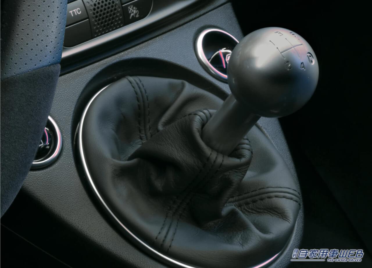 |アバルト「695」シリーズの最後を飾る、限定車「ABARTH 695 75° Anniversario」を発売