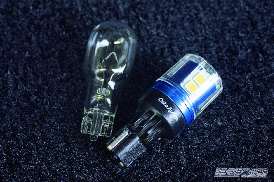 |「もはや、明るすぎるくらい…」暗いときのバックって難しいよね…そんな悩みを一発解決するのがコレ!