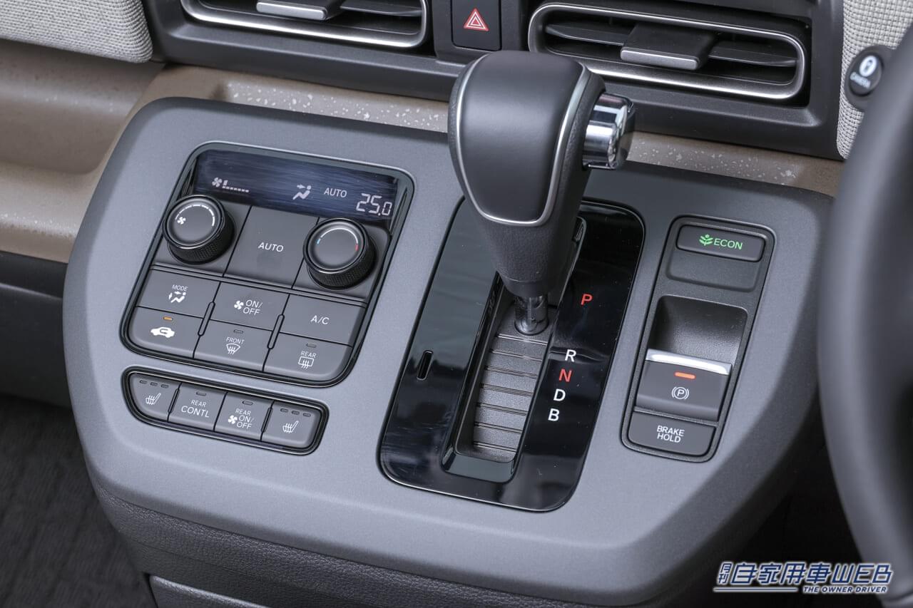 |写真でチェック! ホンダ・フリード/トヨタ・シエンタの気になるポイントを解説