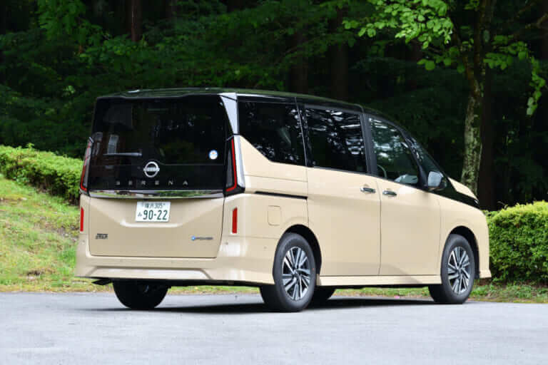 日産セレナ e-POWER ハイウェイスターV 2WD(2022年11月モデル)