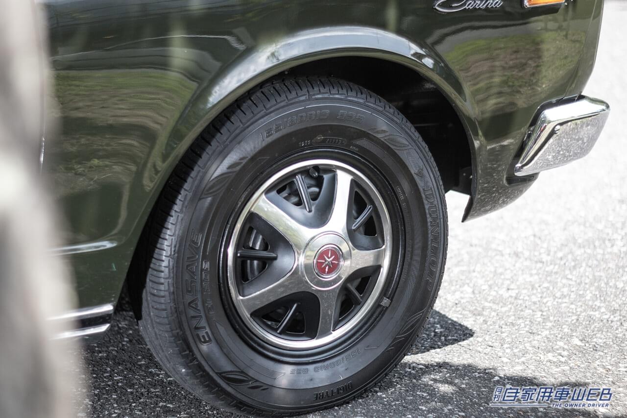 1972 TOYOTA カリーナ ホイール|マニアも驚き! ほぼオリジナルな「足のいいやつ」:1972 トヨタ カリーナ【隣の旧車ライフ】
