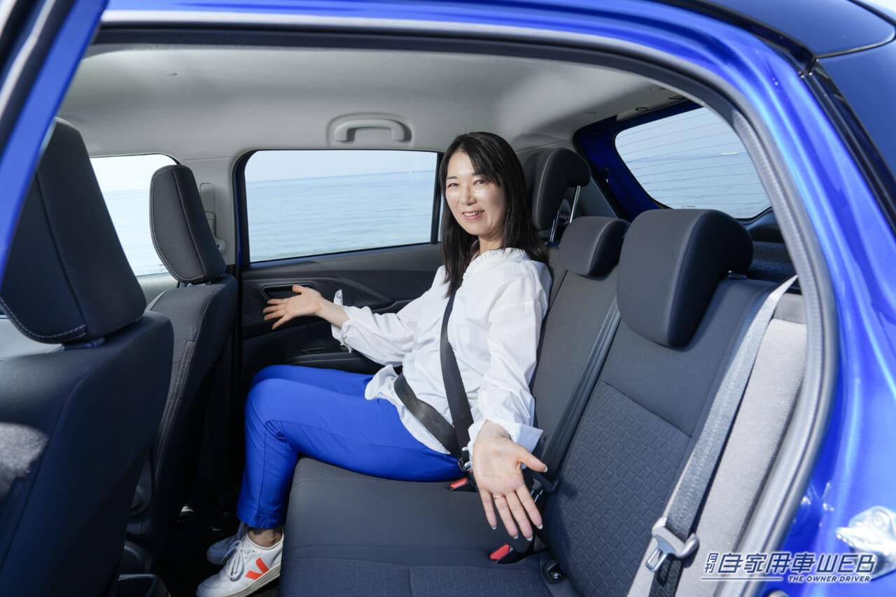 スズキ・スイフト|後席スペース|「走りだけじゃない、実用車としてもイケる!」人気車“スズキ・スイフト”の使いやすさを再検証