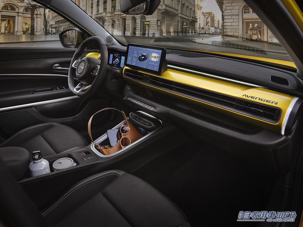 |ジープ初の電気自動車が登場 一充電航続距離は486km!新型「ジープ アベンジャー」とは?