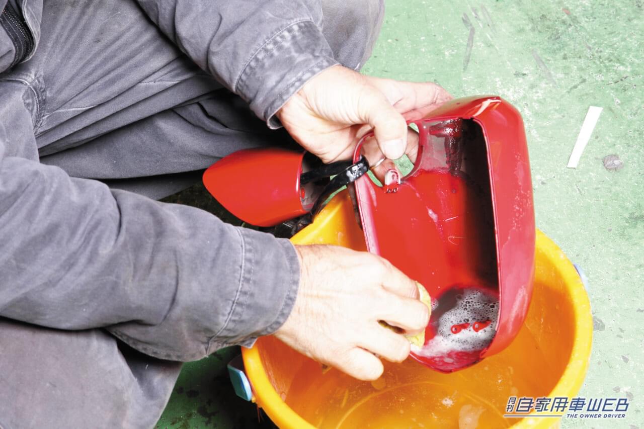 |作業のポイントは塗装クリア層の処理にあり! ボロボロのドアミラー、分解掃除のすゝめ