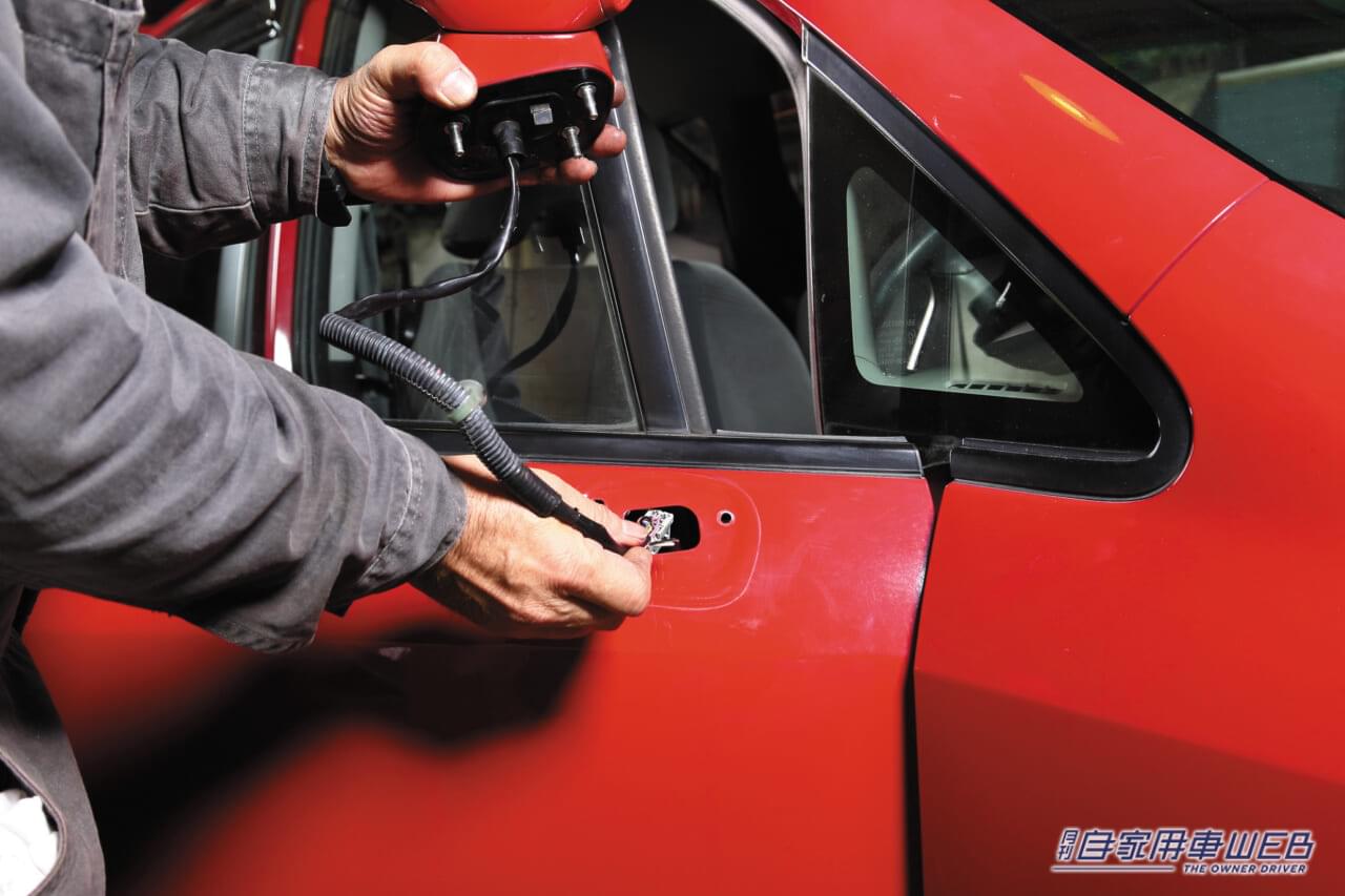 |作業のポイントは塗装クリア層の処理にあり! ボロボロのドアミラー、分解掃除のすゝめ