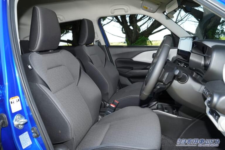 スズキ・スイフト|フロントシート|「走りだけじゃない、実用車としてもイケる!」人気車“スズキ・スイフト”の使いやすさを再検証